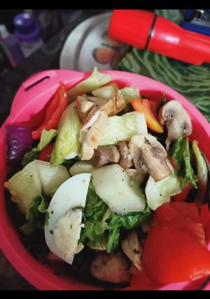 চিকেন মাশরুম স্যালাড (chicken mushroom salad recipe in Bengali) রেসিপির প্রধান ছবি