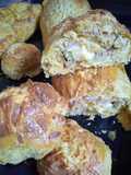 Pan Jala, versión con lino dorado, chía y sésamo, pimentón, queso