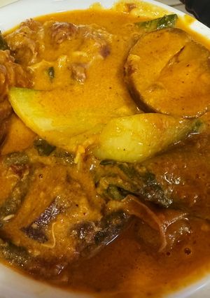 A picture of Oxtail & tripe Kare Kare.
