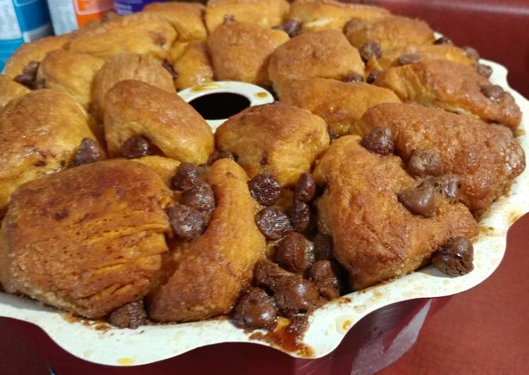 Steps to Make Ultimate Peanut Butter &amp; Chocolate Monkey Bread