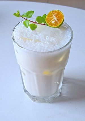 Hình của món Sữa Chua lắc trái tắc.