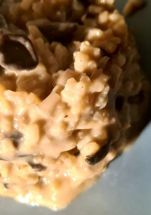 Una foto de Risotto de trompetas de la muerte con gorgonzola