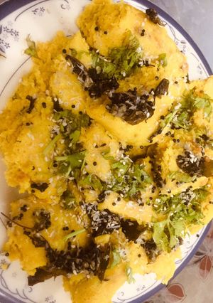 A picture of Khaman Dhokla.