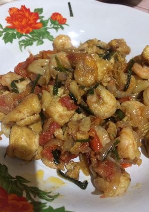 Foto resep Tumis udang tahu sederhana