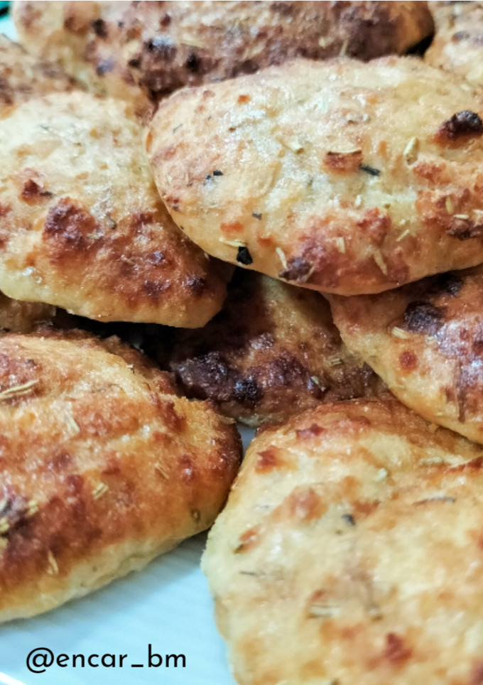 Una foto de Bizcochitos de queso y romero en airfryer