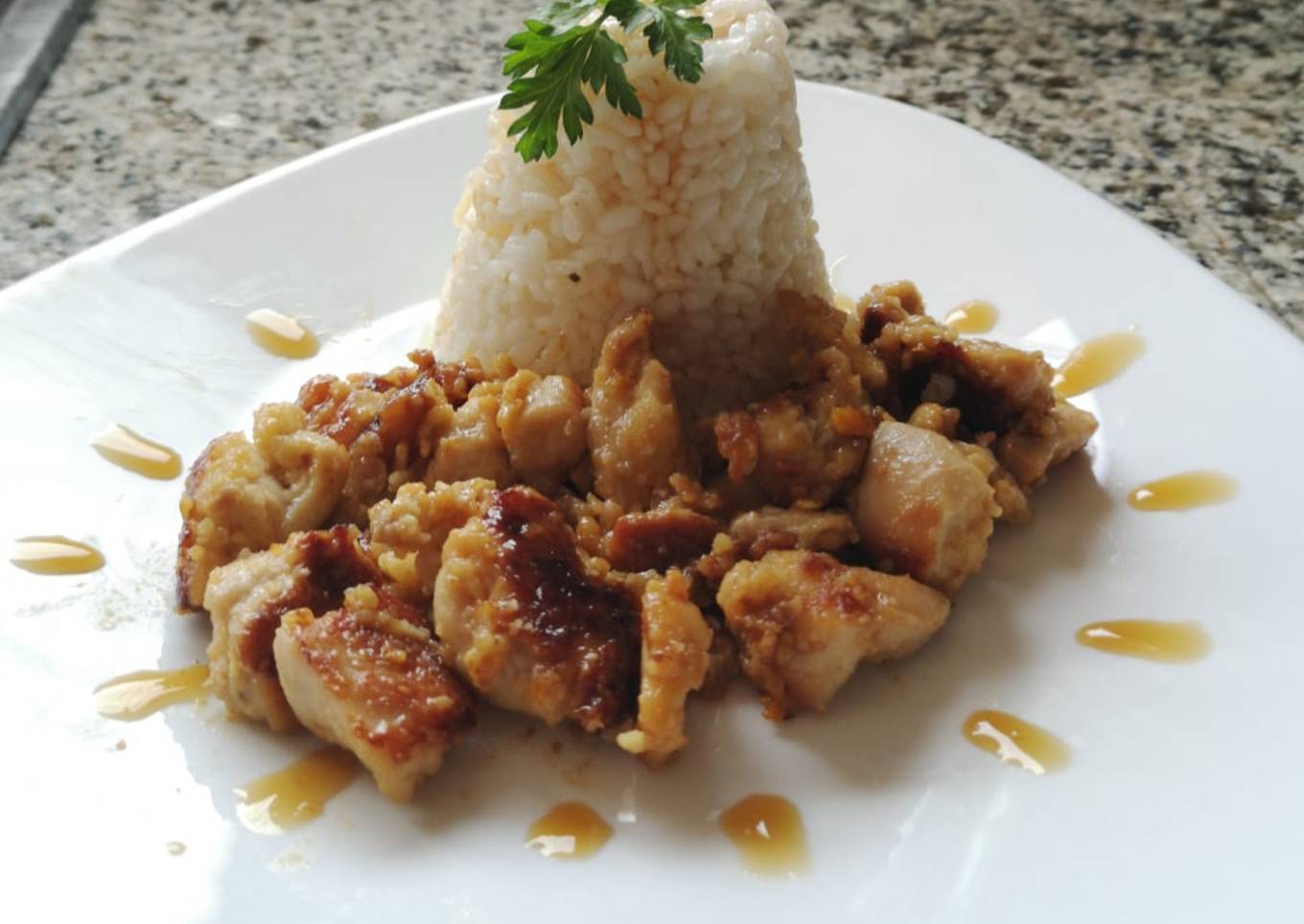 Pollo con naranja y salsa Teriyaki