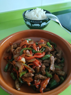 Una foto de Ternera con verduras y salsa de soja