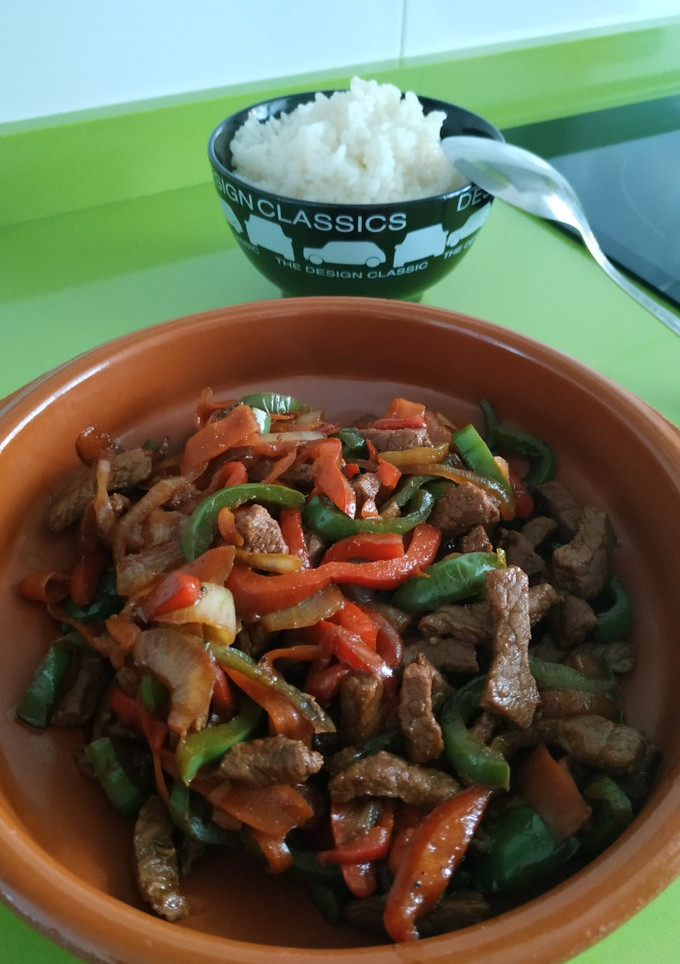 Una foto de Ternera con verduras y salsa de soja