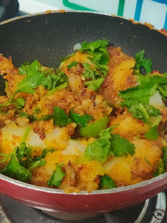 जीरा आलू (Jeera Aloo recipe in hindi) रेसिपी मुख्य फोटो