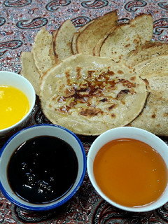 عکسی از دستور چِزِنَک رغو(نان روغنی لرستان)