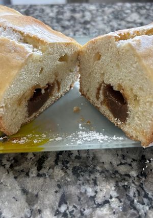 Una foto de Budín de vainilla relleno de dulce de leche