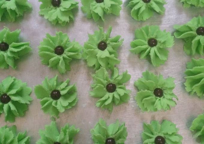 Standar Bagaimana cara bikin Kue Sagu Pandan sajian Lebaran yang spesial