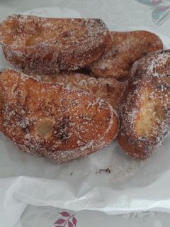Una foto de Torrijas rellenas XXL de crema pastelera chocolate y sin relleno
