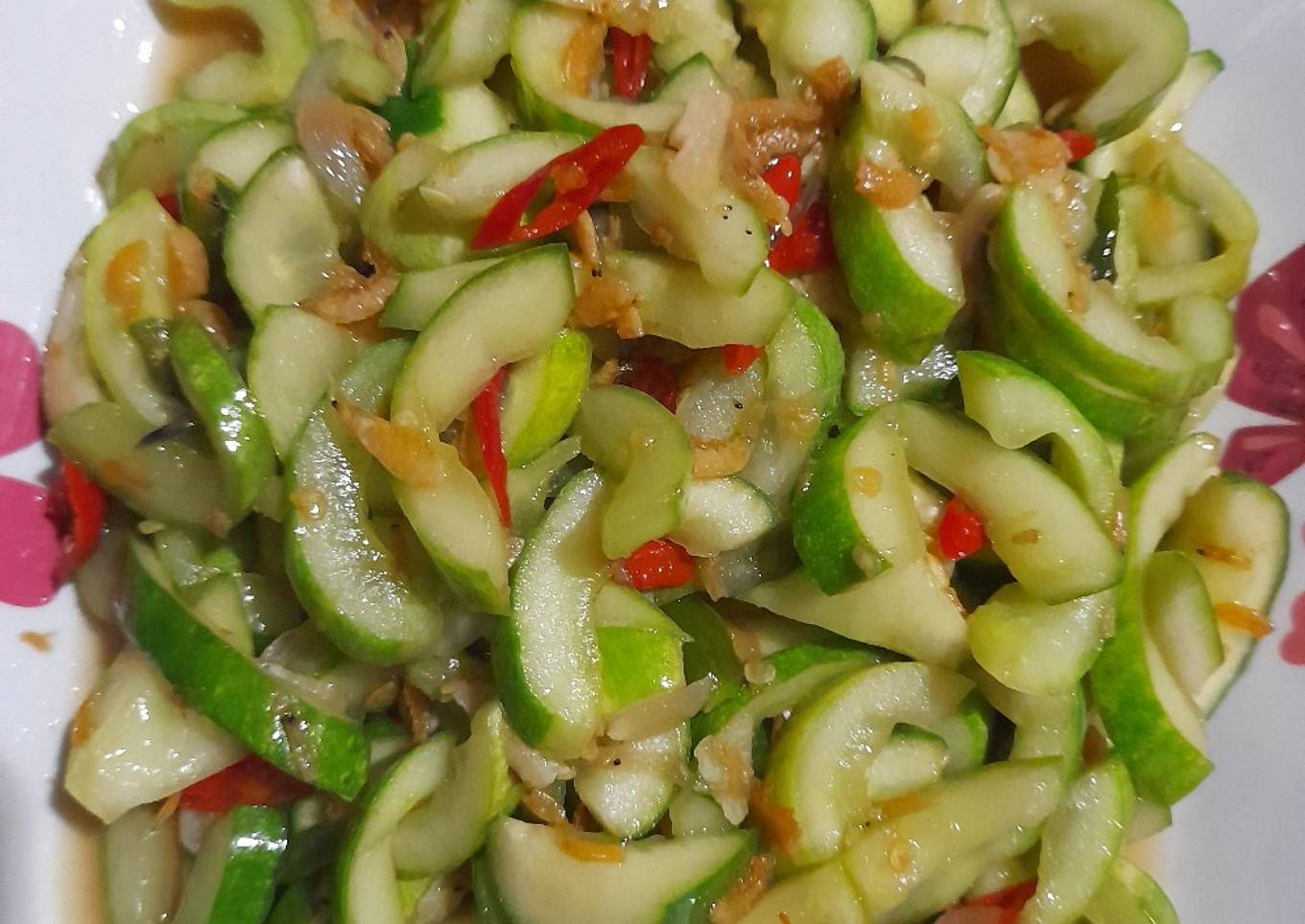 Tumis mentimun udang rebon