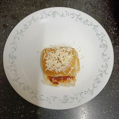A picture of Cheesy peri peri stuffed Pau.