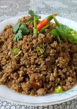 A picture of Egg Qeema.