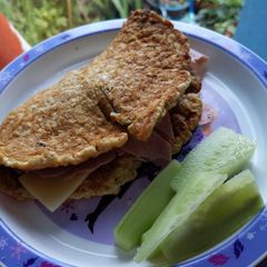 A picture of Oat omelette for kids lunch.