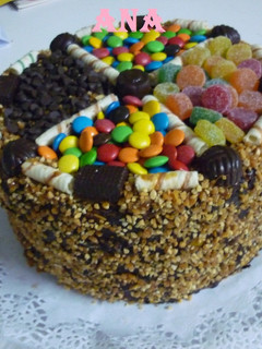 Una foto de Torta de golosinas fácil y rápida