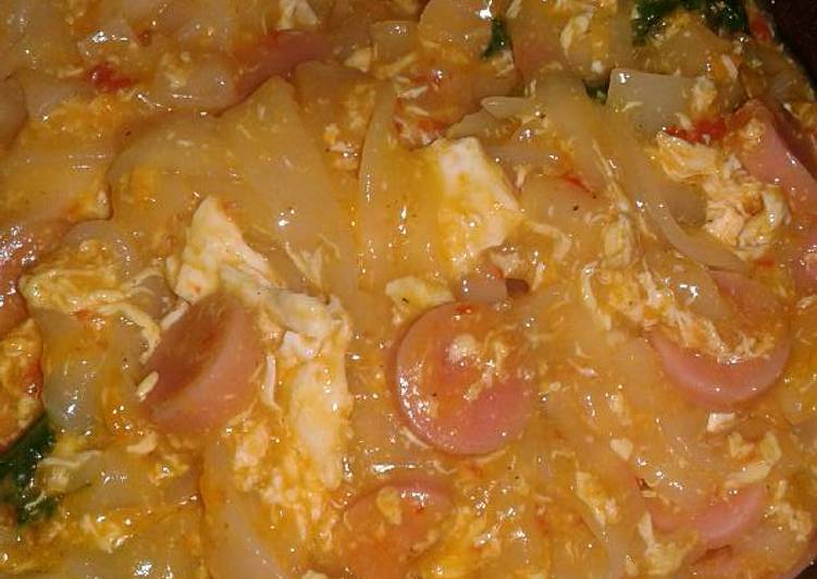 Resep Seblak kwetiaw sosis ala Diva Desta Anti Gagal