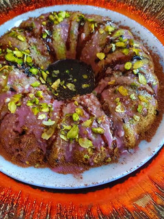 पिस्ता टी टाइम केक(Black current cake pista cake recipe in hindi) रेसिपी मुख्य फोटो