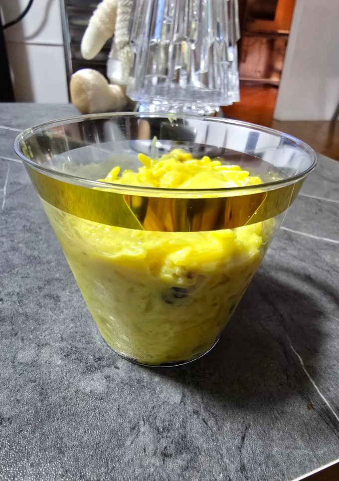 Una foto de Arroz con Leche Dorada (Golden Milk Rice)