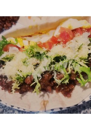Una foto de Tortilla con carne agridulce y verduras