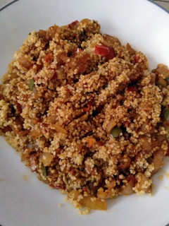 Una foto de Couscous al curry con pimientos
