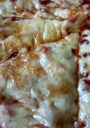 Gluténmentes pizza barna rizslisztből recept fotója