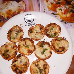 A picture of Chicken cupcakes.