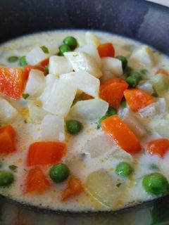 Tejszínes karalábéleves recept fotója