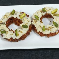 A picture of Carrot donuts.