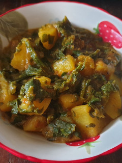 Una foto de Espinacas con patatas estilo hindú (Aloo Palak)