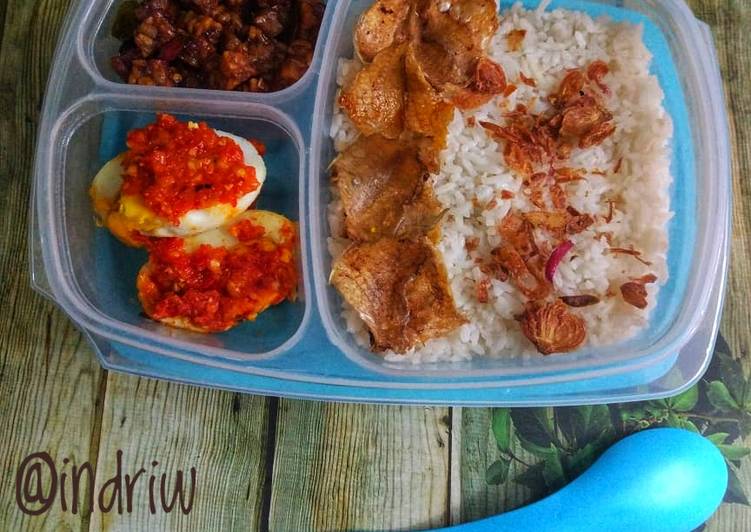 Cara Membuat Nasi Uduk Rice Cooker + Pelengkap Xander&#39;s Kitchen Untuk Pemula!