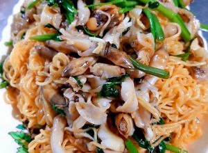 Hình của món Ốc Móng Tay Xào Mì.