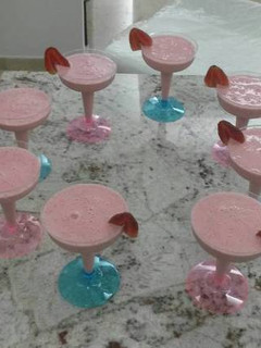 Una foto de Trago de frutilla y champagne