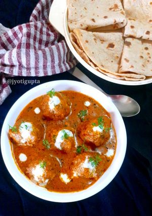 लौकी कोफ्ता करी (lauki kofta curry recipe in Hindi) रेसिपी मुख्य फोटो