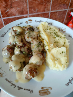 Foto resep Swedish Meatball IKE with Gravy Sauce and Mashed Potato