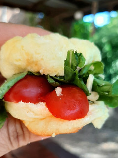 Una foto de Sándwich de pan nube keto