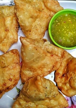 समोसे (samose recipe in Hindi) रेसिपी मुख्य फोटो
