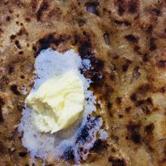 A picture of Potato or onion paratha.