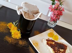 O poză a rețetei Dulceață de păpădie.