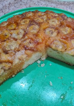Una foto de Torta invertida de bananas