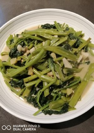 A picture of Ginataang Kangkong.