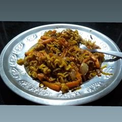 A picture of Veg fried maggi.