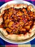 Torta rustica patate, cipolle e speck