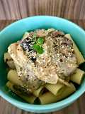 Rigatoni com molho de shitake e cebola
