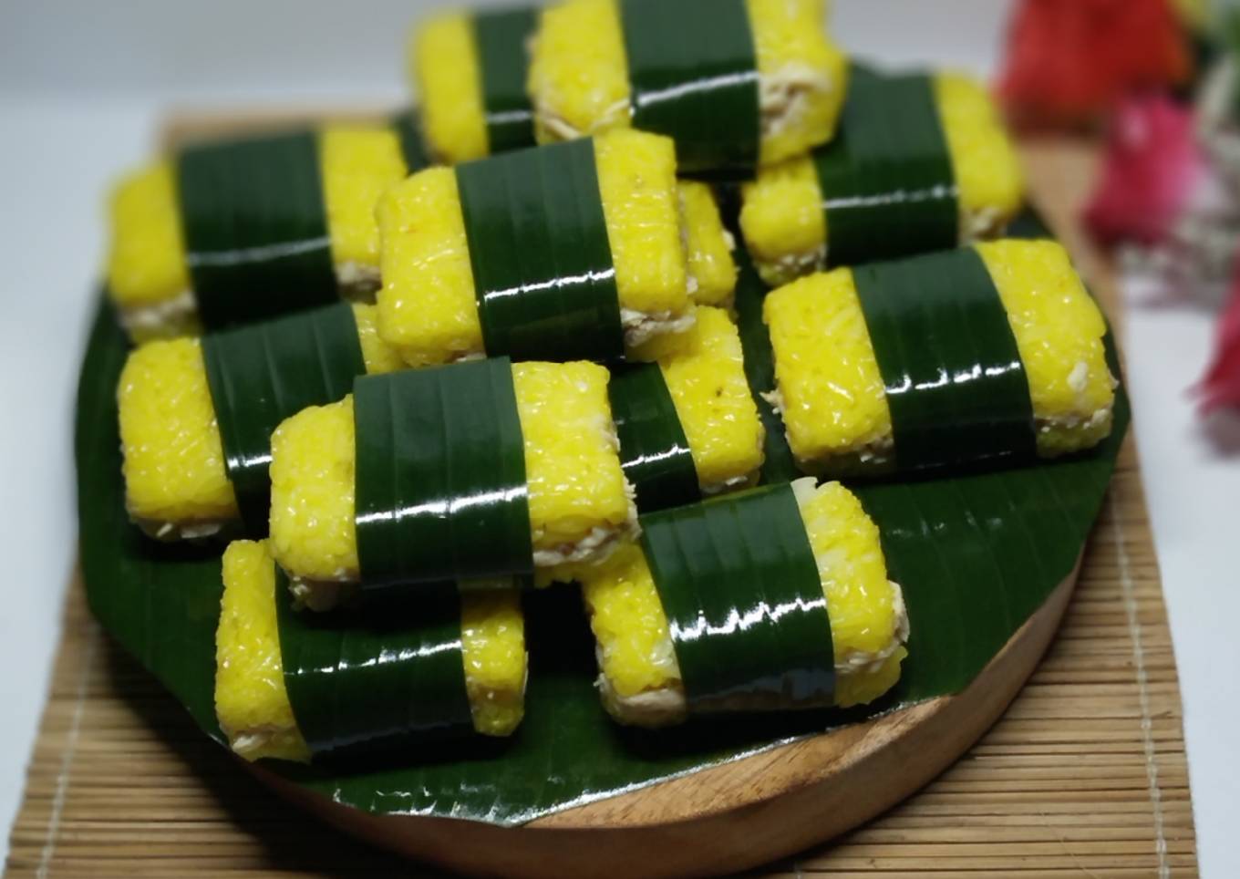 Lemper Ayam Kuning