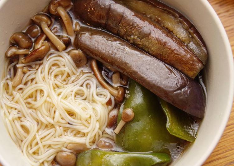 Quick & easy hot somen noodle with summer veggies 🍳🍆