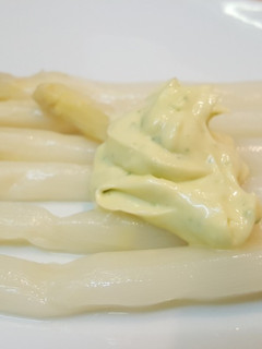 Una foto de Espárragos naturales con mayonesa especial