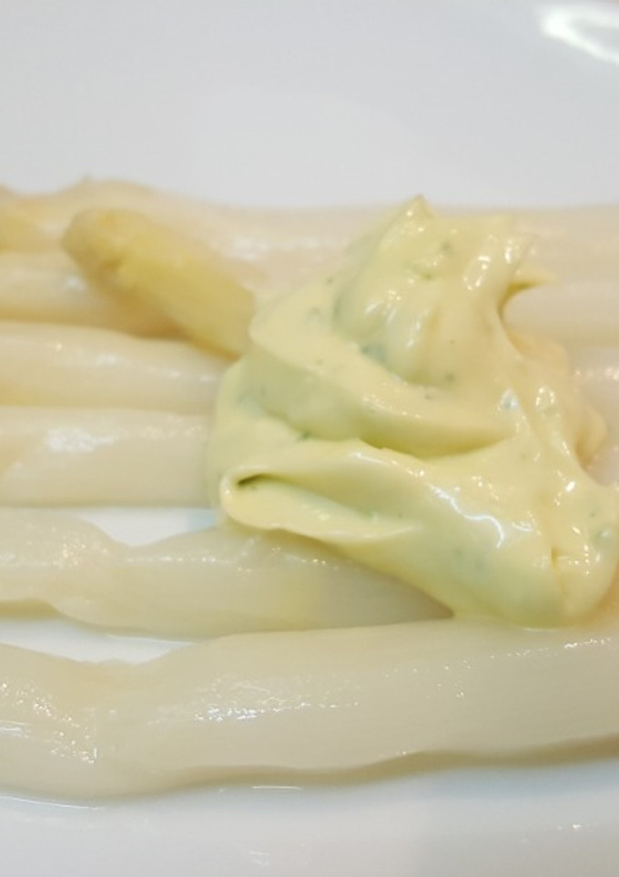 Una foto de Espárragos naturales con mayonesa especial